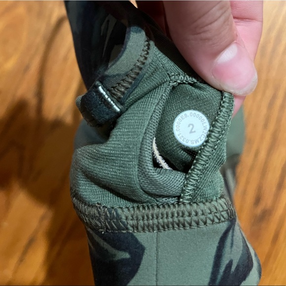 Lululemon Flow Y bra - Picture 2 of 3